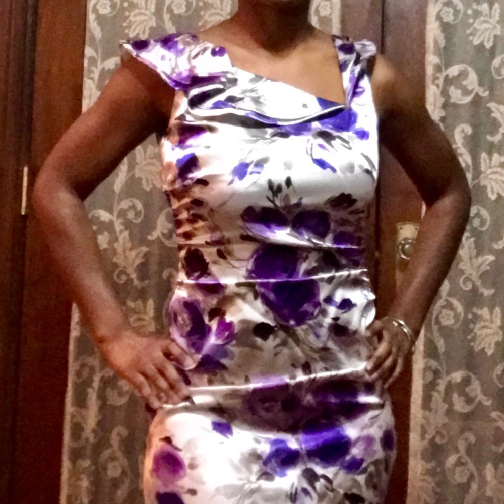 Purple, beige, white floral dress 💐size 6
